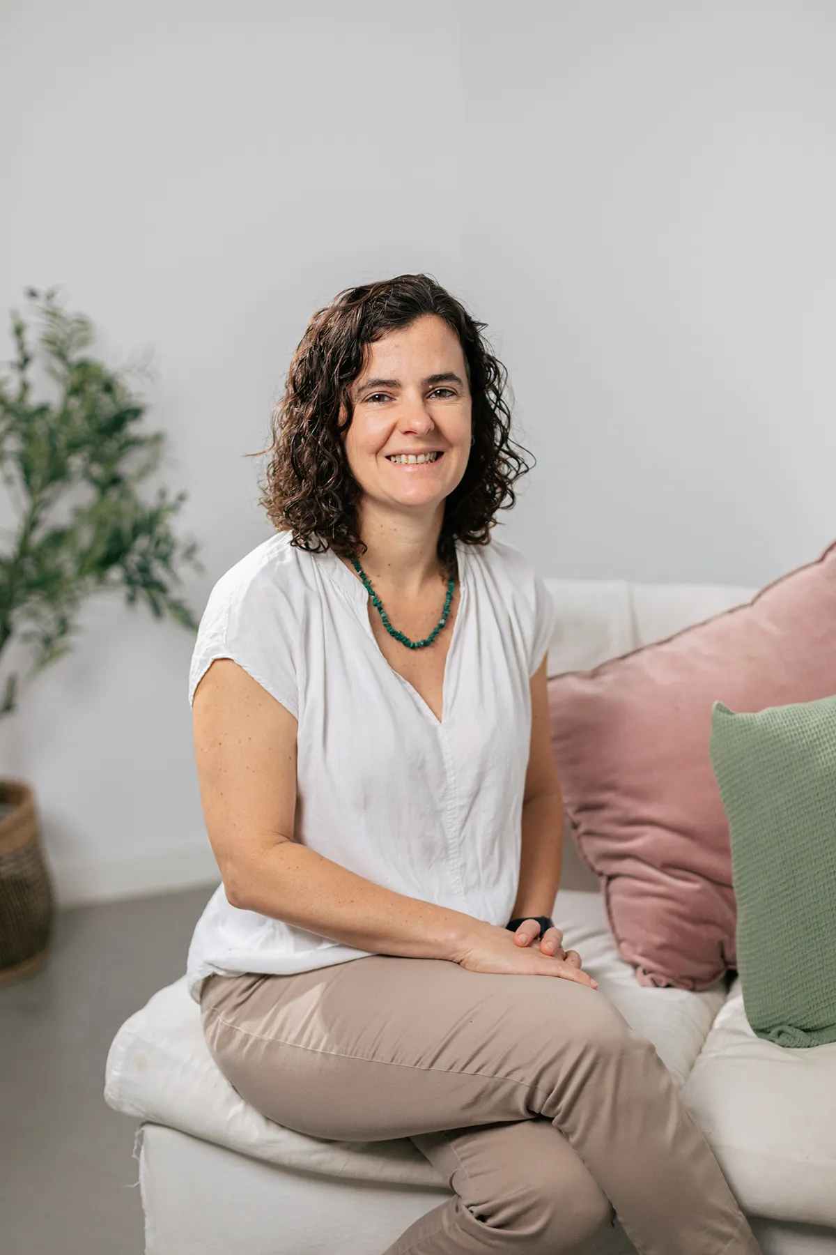 Dra. Mercedes Sidders en su consultorio